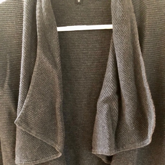 Express ruffled front cardigan - Picture 3 of 4